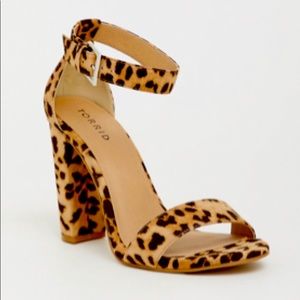 Torrid leopard print chunky heels. Super comfortable. Worn once to a wedding.